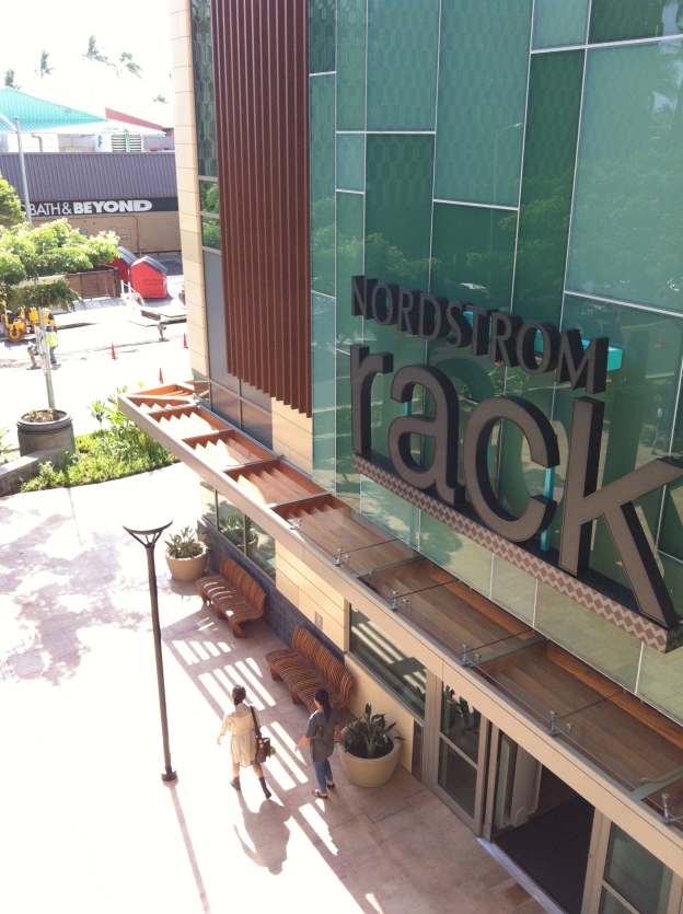 How to shop the new Nordstrom Rack in Honolulu